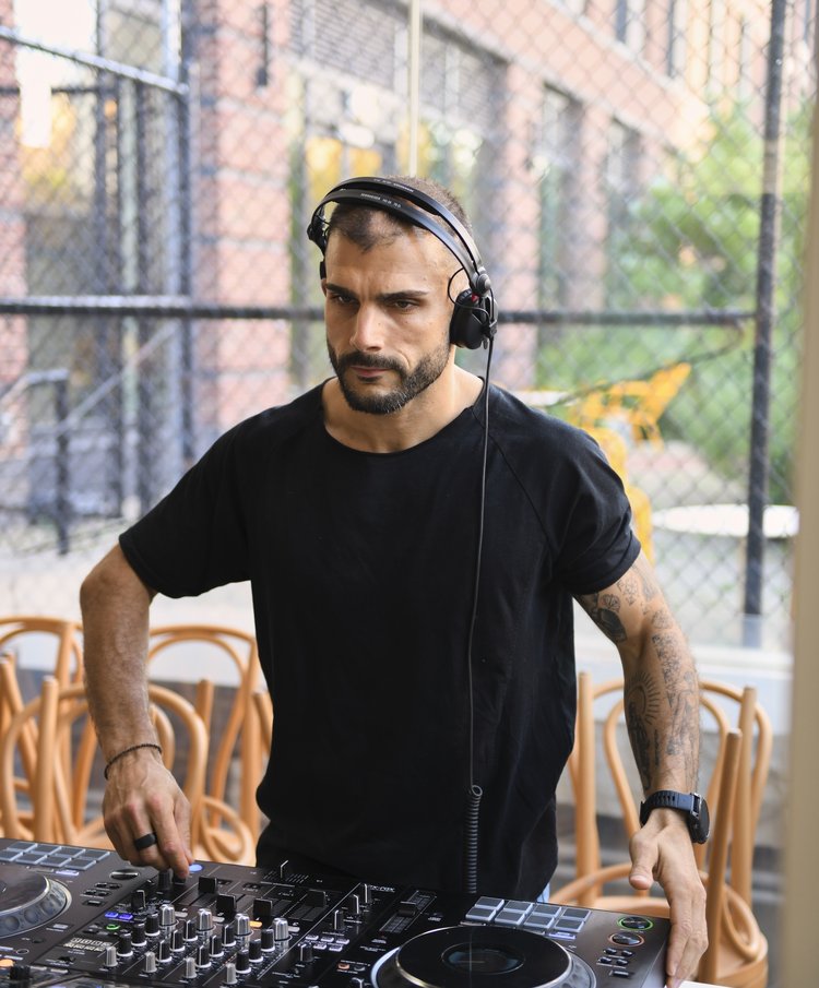 DJ Chris
